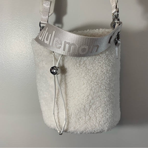 Lululemon Handbags - Lululemon Crossbody Fleece Bucket Bag White Cream